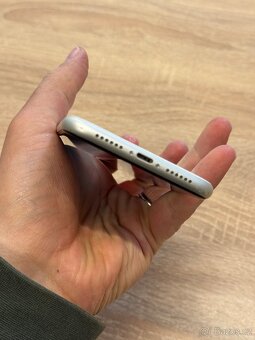 iPhone 11 64GB (baterie 100%) - 10