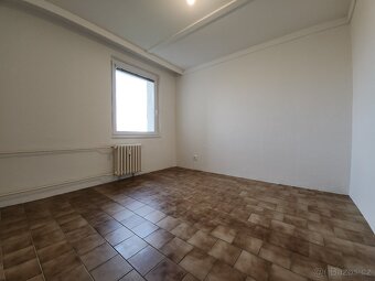 Prodej bytu 3+1, 75 m², Luďka Matury, Pardubice - 10