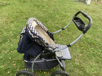 starší kočárek - 10