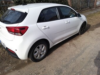 Prodáme KIA RIO 1,2 COMFORT (2022) - 10