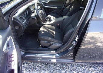 Volvo V60 2.0D3V5 110kW BUSINESS-AUTOMAT nafta automat - 10