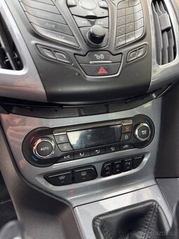 Ford Focus 3 Sedan 1.6 benzin - 10