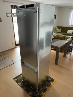 Vestavná lednice Bosch Serie 4 KIN96VFD0 / NoFrost / nová - 10