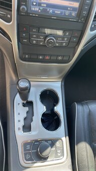 Jeep Grand Cherokee - 10