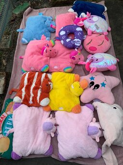 Plyšáci: Albi, Mimoni, Barbie, Štístko a Poupěnka, Furby - 10