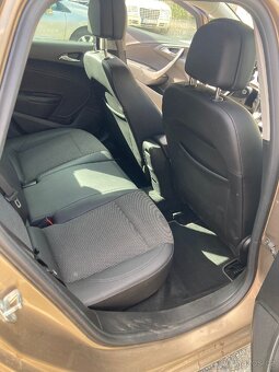 Opel Astra sports tourer 1.4 turbo 88 kw - 10