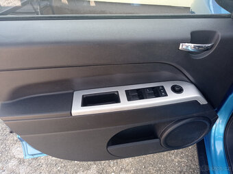 Jeep Compass 2.0CRD 103kW/4x4/Výhřev/Kamera - 10