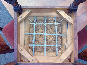 Prodám krásnou antik jídelní sestavu-stůl rozkládací+6 x žid - 10