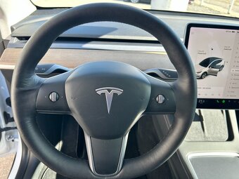 Tesla Model Y LR AWD 64 tis.km - 10