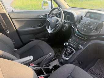 Chevrolet Orlando 1,8 -prostorný benziňák pro 7 osob - 10