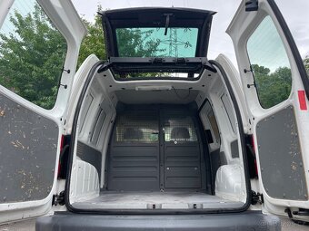 VW Caddy 1,9 TDi střešní okno - 10