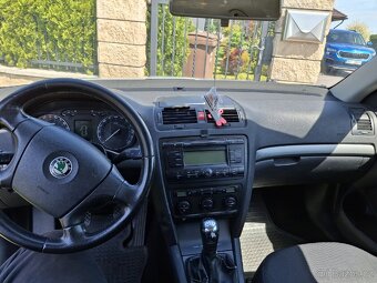 Škoda Octavia II 1.6 MPi - 10