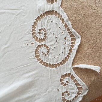 Starožitný ručně vyšívaný bílý přehoz 300 x 200 cm - neporuš - 10