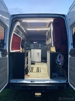 Ford transit obytná dodávka - 10