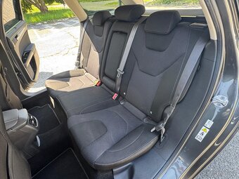 Ford Mondeo Kombi 2.0 TDCi 110kW TITANIUM serviska - 10