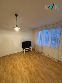 1+1, 2.patro, výtah, panelový dům, 37 m2, Karlovy Vary – Sta - 10