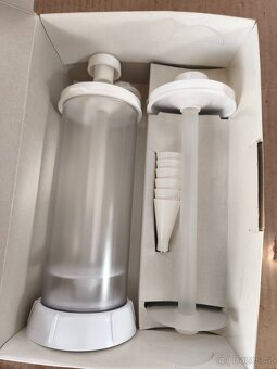 Ruční šlehač se zdobítkem - 10