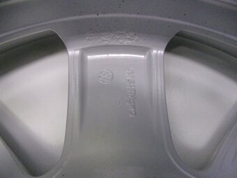 4x alu disky VW Touareg 7,5x17 ET50 5x130x71,5 - 10