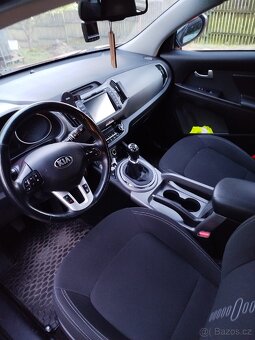 Kia Sportage 2.0 CRDi 4WD, 100 kW, 2015 80 000 km - 10