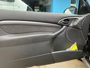 Ford Focus, benzin 1.6 Zetec 74kW rok 2001 - 10
