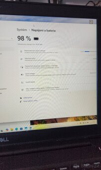 Dell Latitude 3500 - 10
