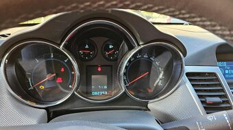 Chevrolet Cruze - 10