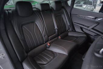 Maserati Quattroporte - 10