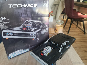 TECHNIC STAVEBNICE 42111 Dom's Dodge Charger NÁHRADA - 10