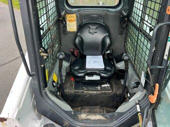 Pásový nákladač UNC Bobcat T590, pouze 1700mth + KLIMA - 10