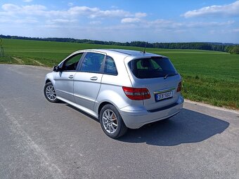 Velice zachovalý Mercedes -Benz - 10