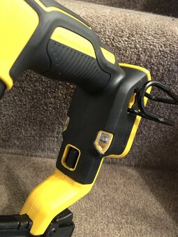 Nová Aku hřebíkovačka DeWALT DCN680(bez bat. a nab.) - 10