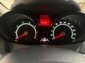Ford Fiesta 5 dveř 1.25 benzín,2010,Klimatronic, 2 sady kol - 10