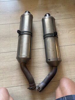 Ladene vyfuky Akrapovic na Yamaha R1 04-06 Rn12 - 10