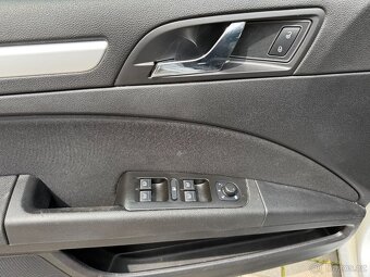 ŠKODA SUPERB KOMBI 2011 2.0TDI AMBITION - 10
