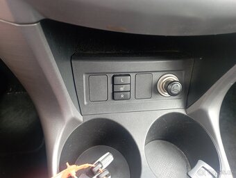 Toyota Rav D-4D/kuže/xenon/Navi/keyless - 10