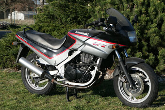 Kawasaki GPZ 500 S - 10