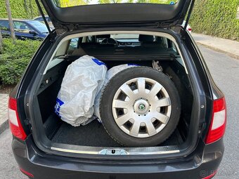 Škoda Superb II 2.0 TDi kombi - 10
