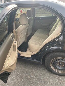 Honda Civic 7g sedan - 10