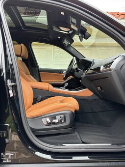 BMW X5 45e 2021, Sky Lounge, Laser, Massage, 4 zón. kl. - 10