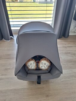 Autosedačka Nuna Pipa URBN caviar + dárek - 10