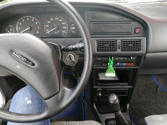 Toyota Corolla liftback E9, r.v. 1991_veterán - 10