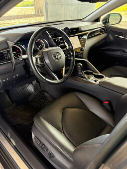 Toyota Camry - 10