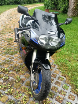 Suzuki GSX-R 1100 - 10