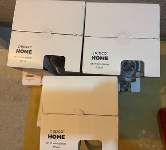 Karafy, skleničky na vodu, víno, šampaňské - 10