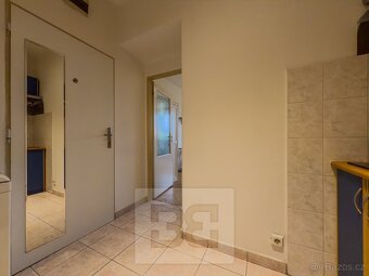 Vybavený byt 1+kk ve Vršovicích s výhledem do vnitrobloku - 10