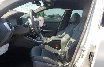 BMW Série 3 330i xDrive M Sport - 10