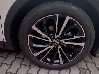 Predám TOYOTU C-HR 1,8 HYBRIB-EXECUTIVE-automat - 10