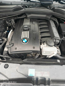 BMW 523i Touring manuál Top stav - 10