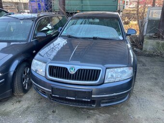 ŠKODA SUPERB 2.0Tdi-2008 POTKANÝ MOTOR-NEPOJÍZDNÉ - 10