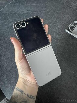 Samsung Galaxy Z Flip 6 - 10